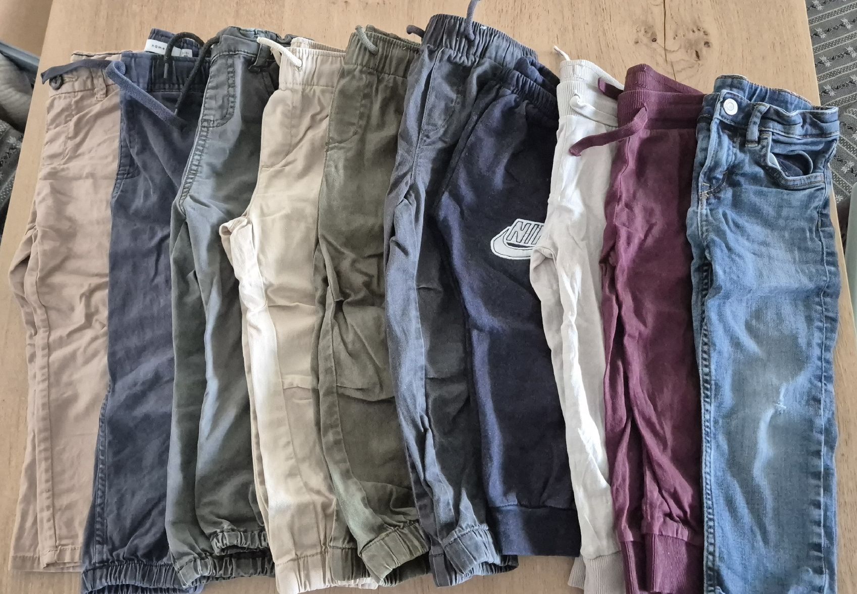 Lotti & Set di vestiti: Kinder Hosen Mix, Gr. 98  – Usato da Edlibach venduto da ar-schreinerei