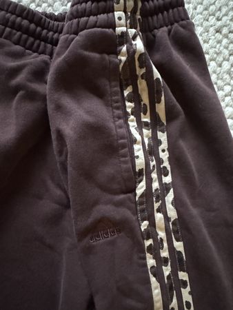 Adidas Jogginghose Damen Braun Grösse S mit Animal Print