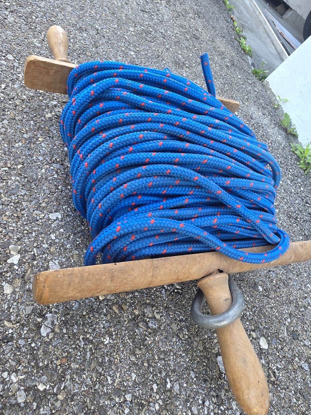 Barche: Fischerboot Blaues Seil auf Holzhaspel, ca. 20m,  – Usato da Mittelhäusern venduto da krasty02 2