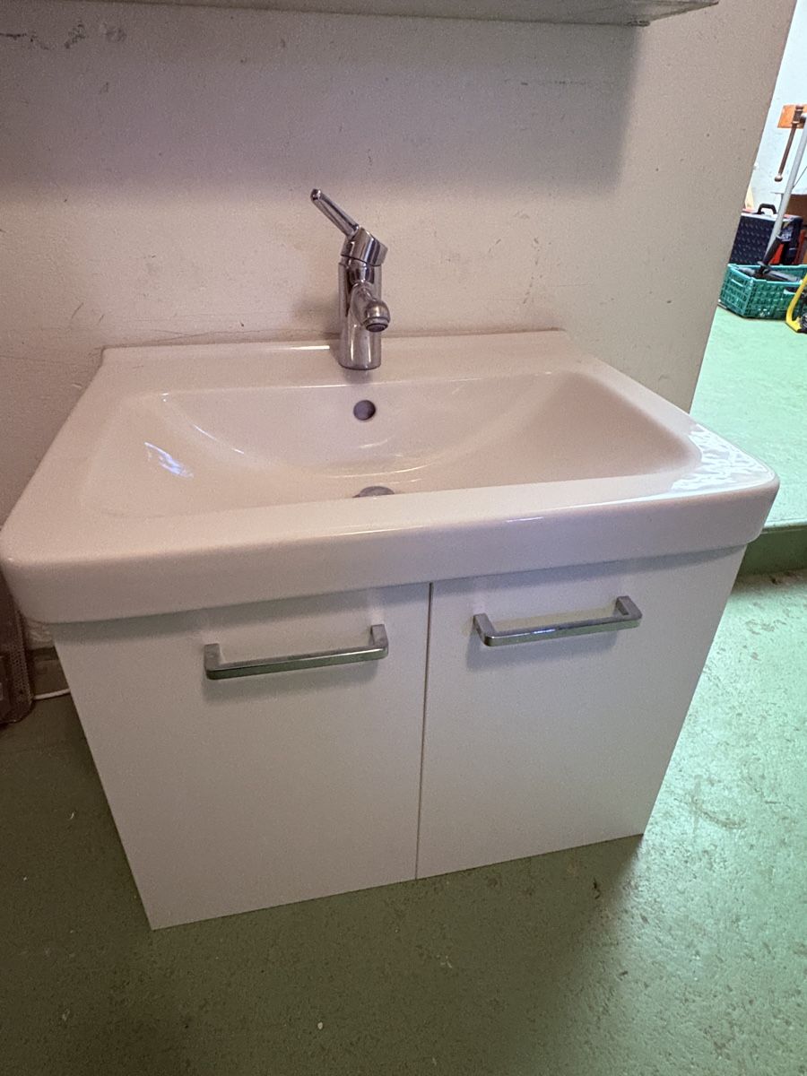 Mobili per bagno: Waschtisch mit unterschrank – Usato da Bern venduto da 1zigote