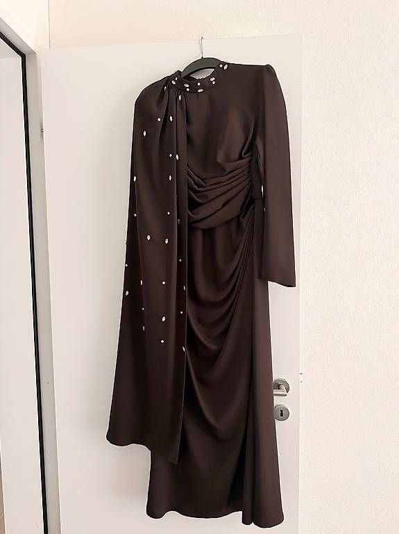 Vestiti: Abendkleid dunkelbraun NEU Gr. 42 – Nuovo (secondo la descrizione) da Dintikon venduto da fatma01