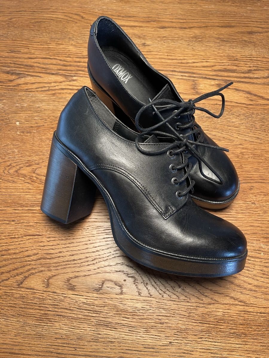 Scarpe da donna: Schwarze OXMOX Schnürschuhe, Gr. 39 – Usato da Läufelfingen venduto da B_C_Sch. 1