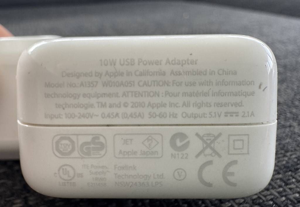 Apple Caricabatterie: Apple USB Ladegerät mit Kabel – Usato da Affoltern am Albis venduto da Rabbi002 2