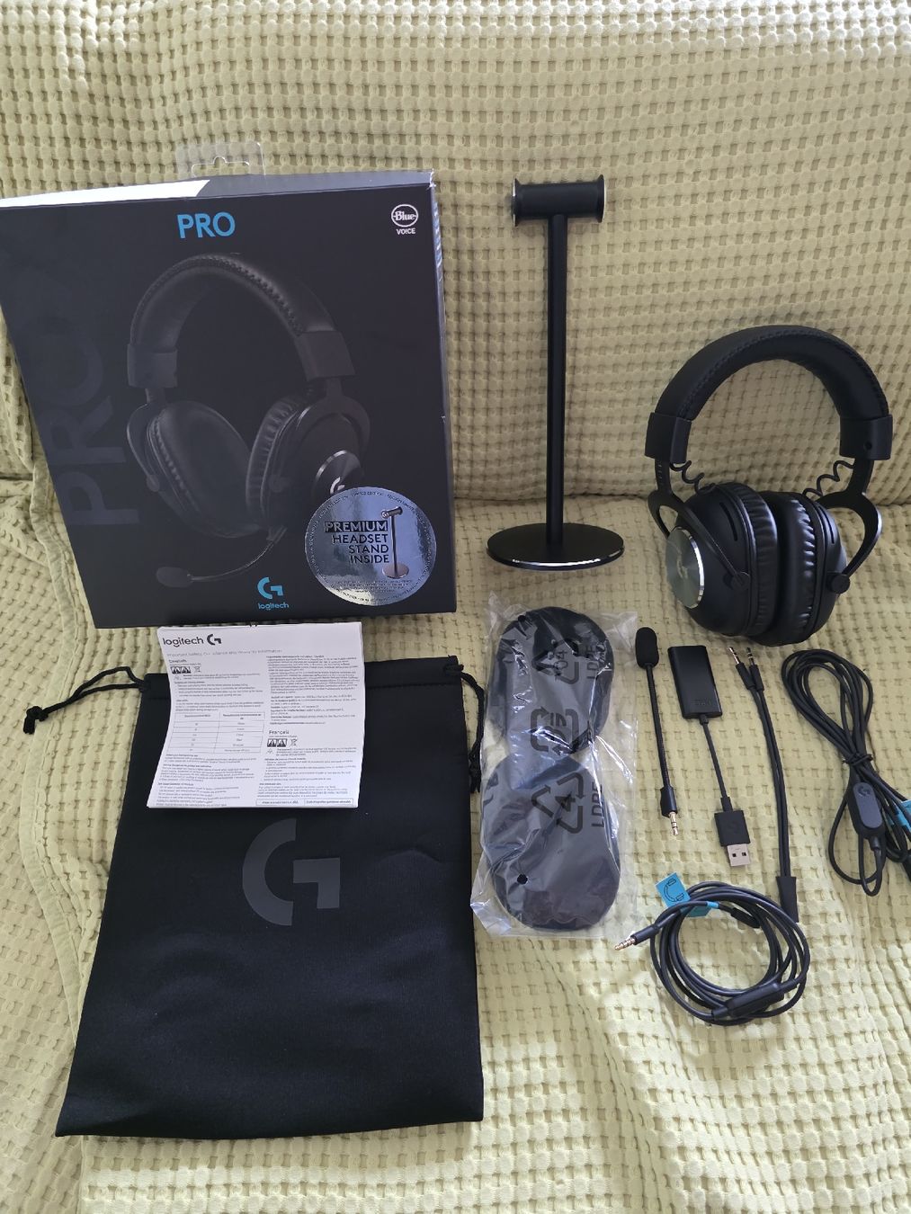 Logitech Kopfhörer: LOGITECH G Pro X + Stand – Neu (gemäss Beschreibung) aus Basel von Cod1987