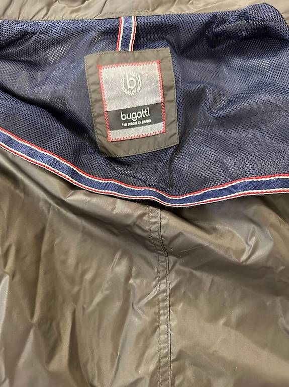 Bugatti Giacche: Bugatti Freizeitjacke aus Nylon im Casual-Stil – Usato da Obernau venduto da Arche_Noah_Brocki 7
