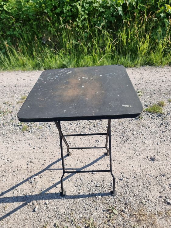 Klapptisch Metall schwarz auch ldeal für den Balkon (Gebraucht) in Berschis für CHF 130 – nur Abholung auf Ricardo kaufen