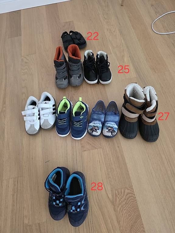 Schuhe für Jungen: Schuhe 28-22 grösse – Gebraucht aus Stäfa von and_9gqh