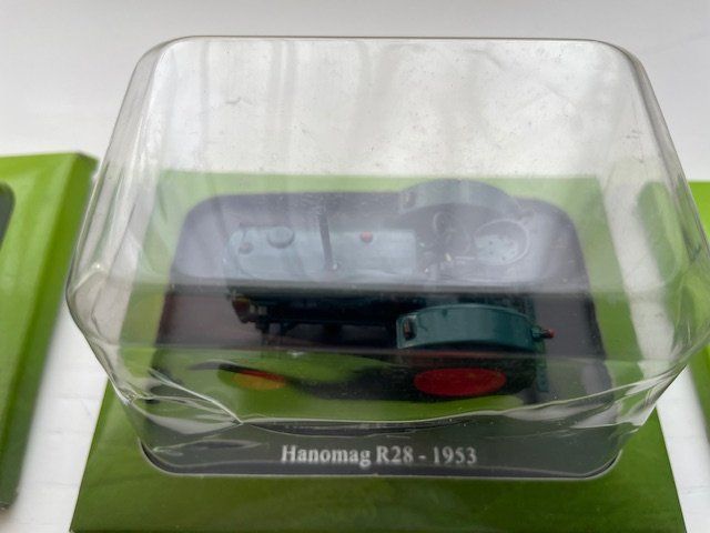 Modellautos: lot de  8 tracteurs miniature – Neu und originalverpackt aus Ursy von DK8 6