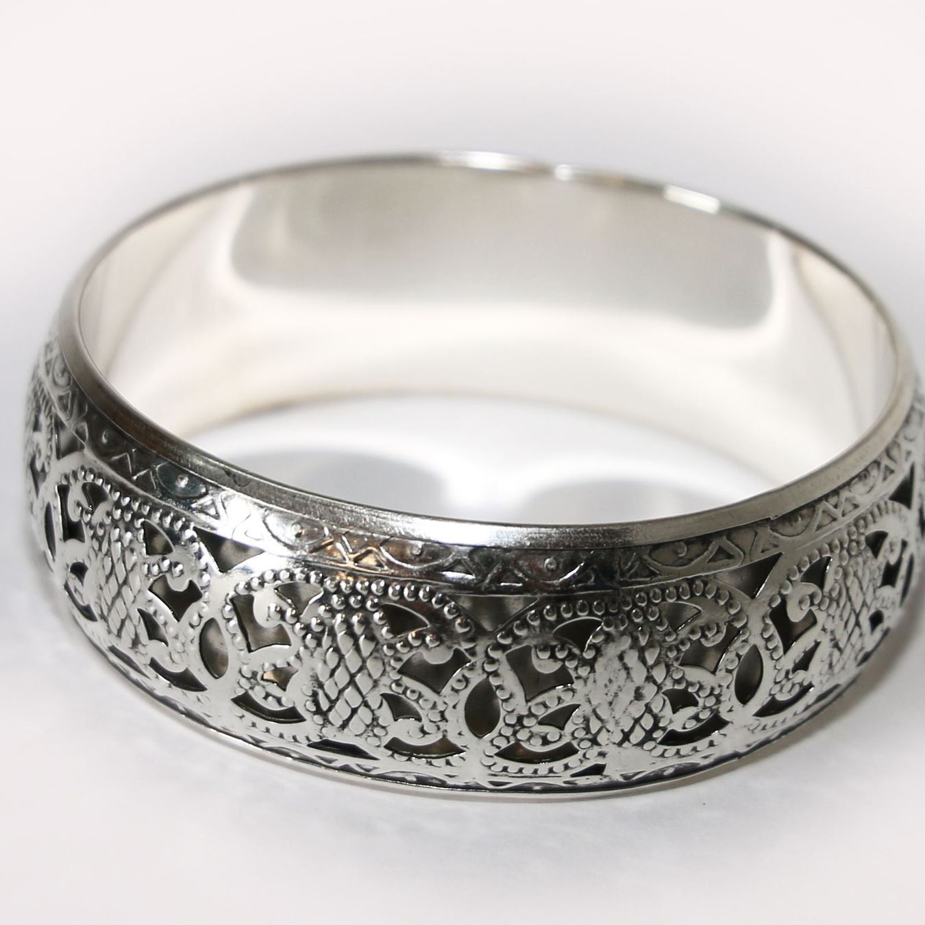 Bracciali & Braccialetti: Armreif Bangle Metall Celtic silber Indien – Nuovo e nell'imballaggio originale da Bad Salzdetfurth venduto da Weltenbummler-Shop 5
