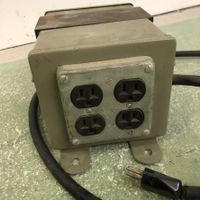 Transformatoer Trafo 110V, von 230V auf 115V USA-Stecker
