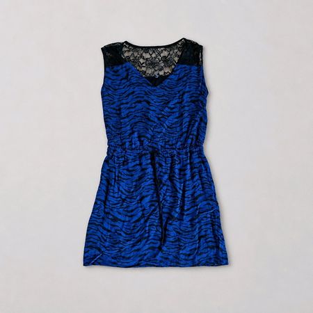 Cocktailkleid von NAFNAF Blau mit Spitze Gr. 36