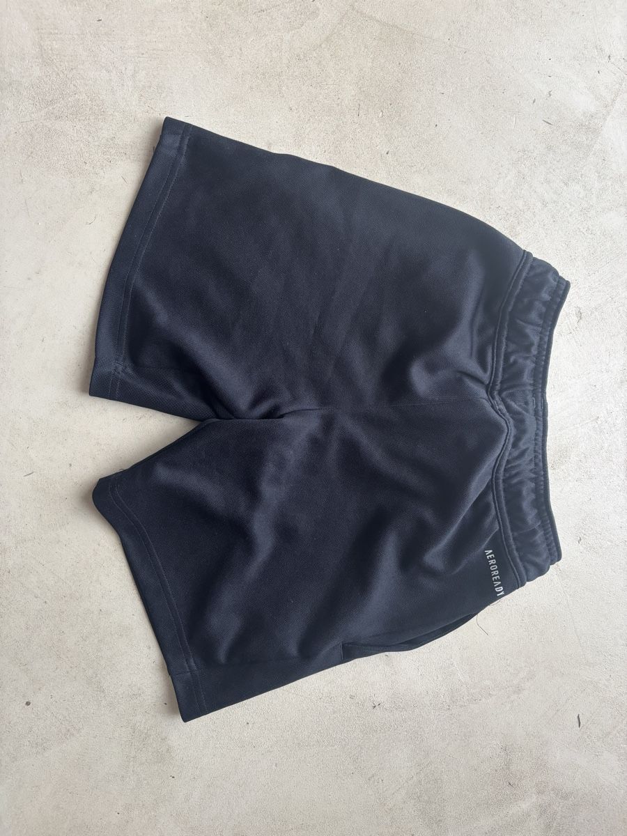 Adidas Pantaloni: Adidas Shorts schwarz 116 – Usato da Jona venduto da Passionfruita 1