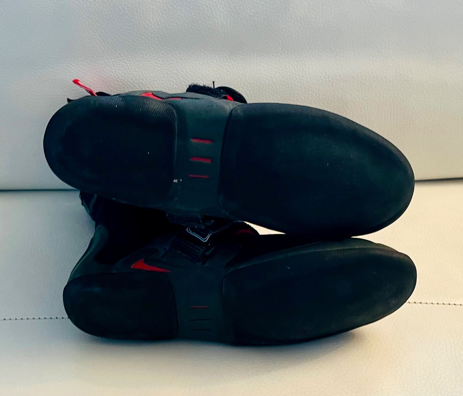 Scarpe da uomo: Chaussons de surf Prolimit, pointure 36 – Usato da Oberägeri venduto da Fredrichard 1
