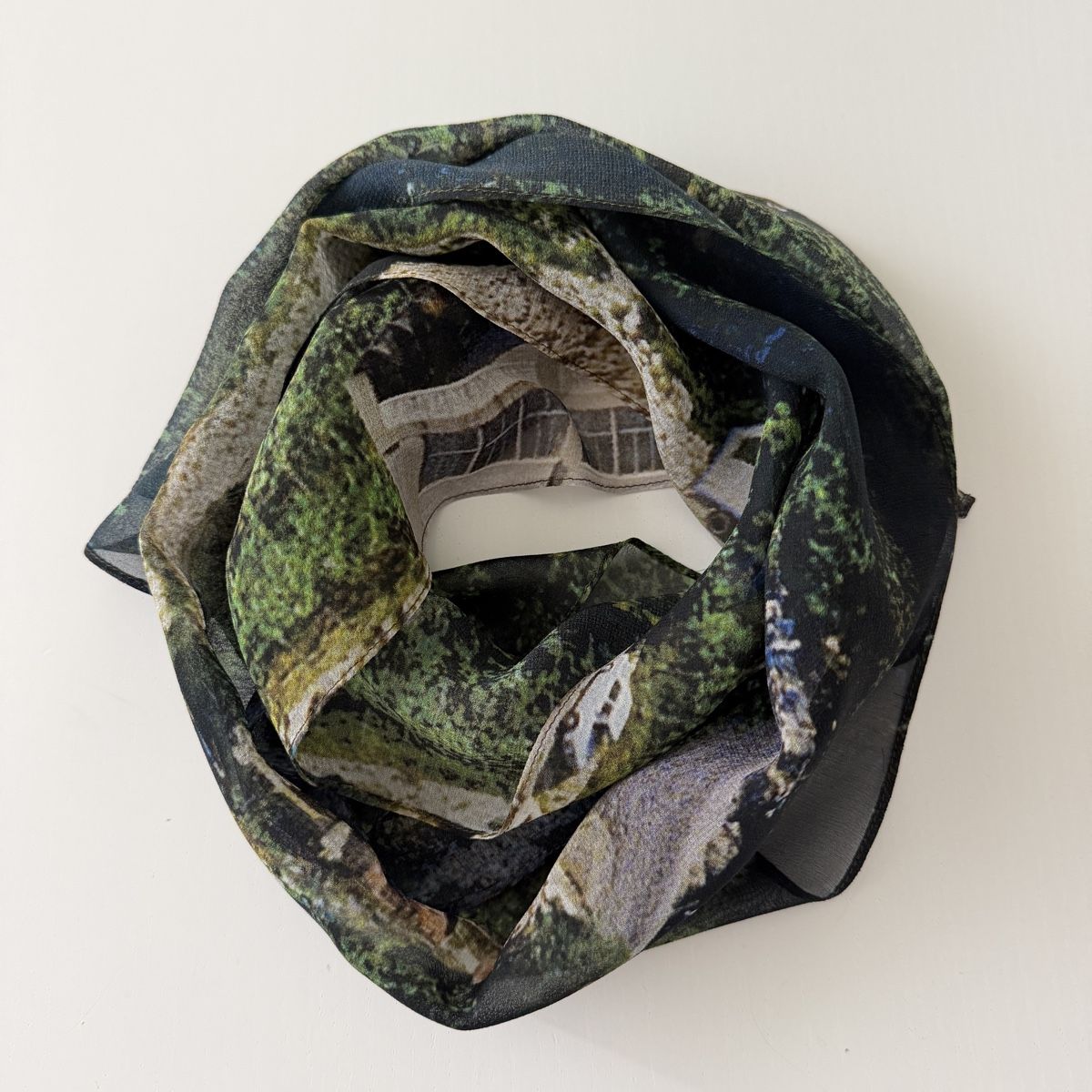 Akris Foulard & Sciarpe: AKRIS New Collector's Scarf – Nuovo (secondo la descrizione) da Emmen venduto da Avviivva_Com2023 4