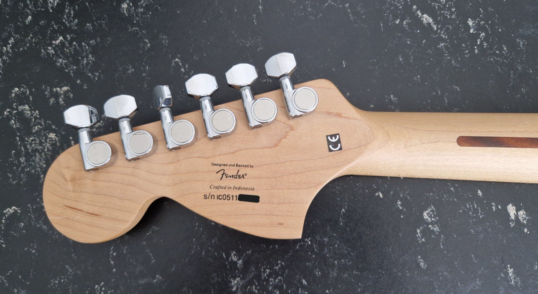 Squier Musikinstrumente: Squier Hello Kitty Stratocaster (1. Generation) – Gebraucht aus Olten von gopm 5