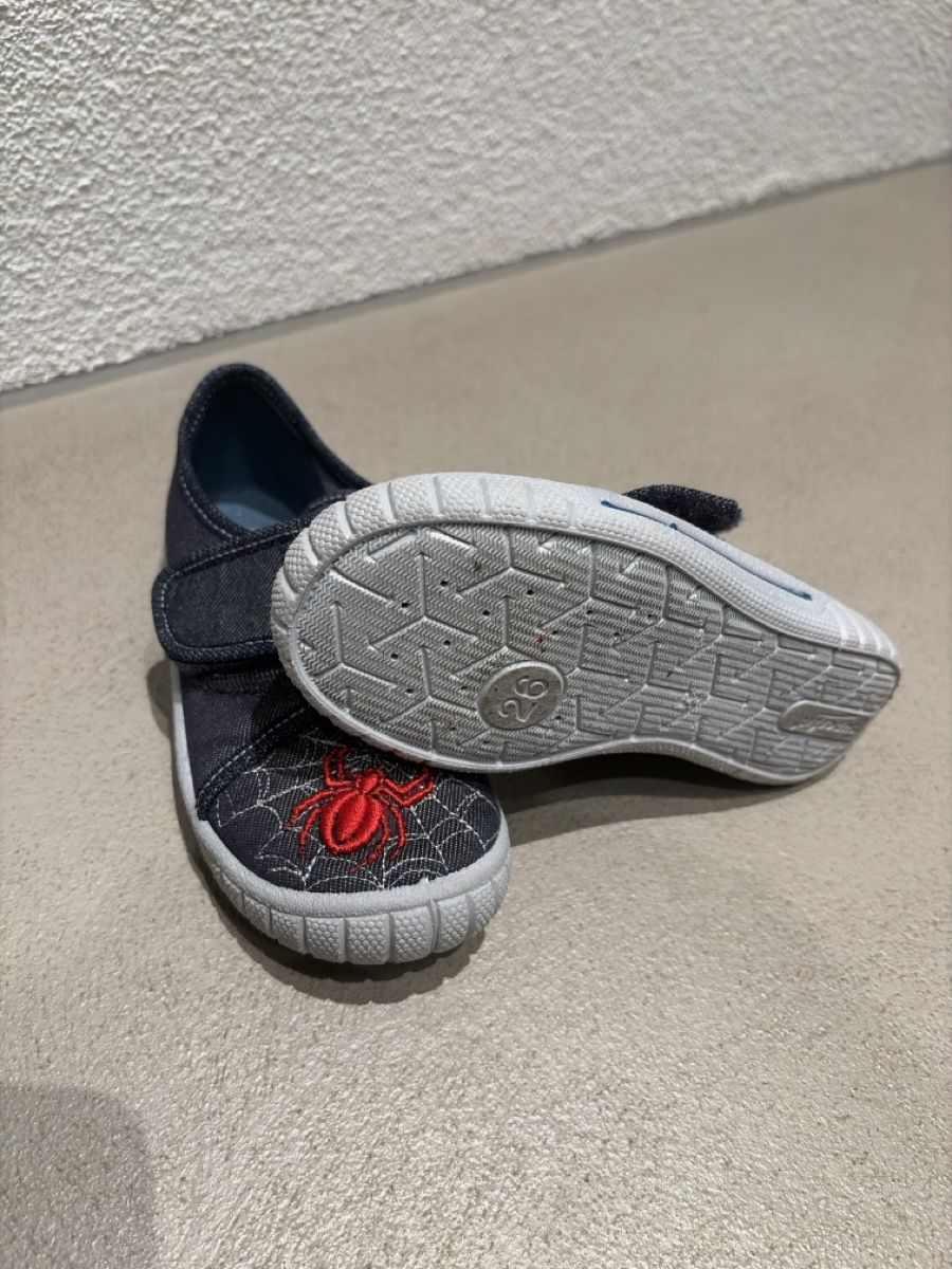 Superfit Schuhe für Jungen: Hausschuhe Superfit - Grösse 26 – Gebraucht aus Meyriez von Mike2k 1