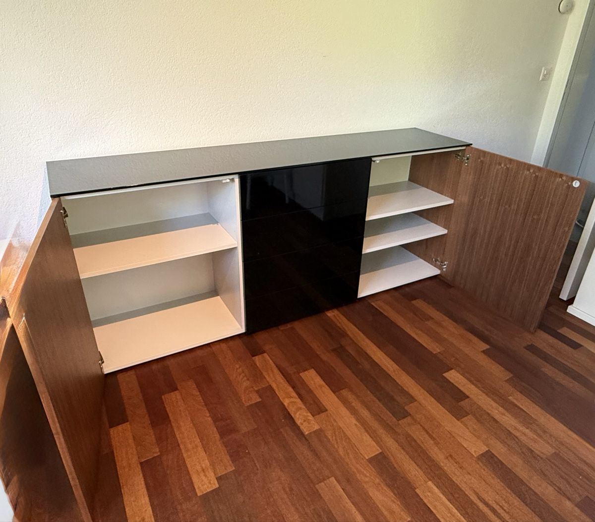 Commodes: 💥SIDEBOARD Tocca/Nussbaumholz💥 – D'occasion à Rain par TinTin17 1