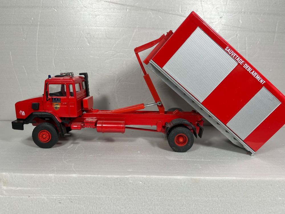 Miniature Camion De Pompier Renault FSR Eligor 1/43 - Avec Tours D'éclairages - Occasion