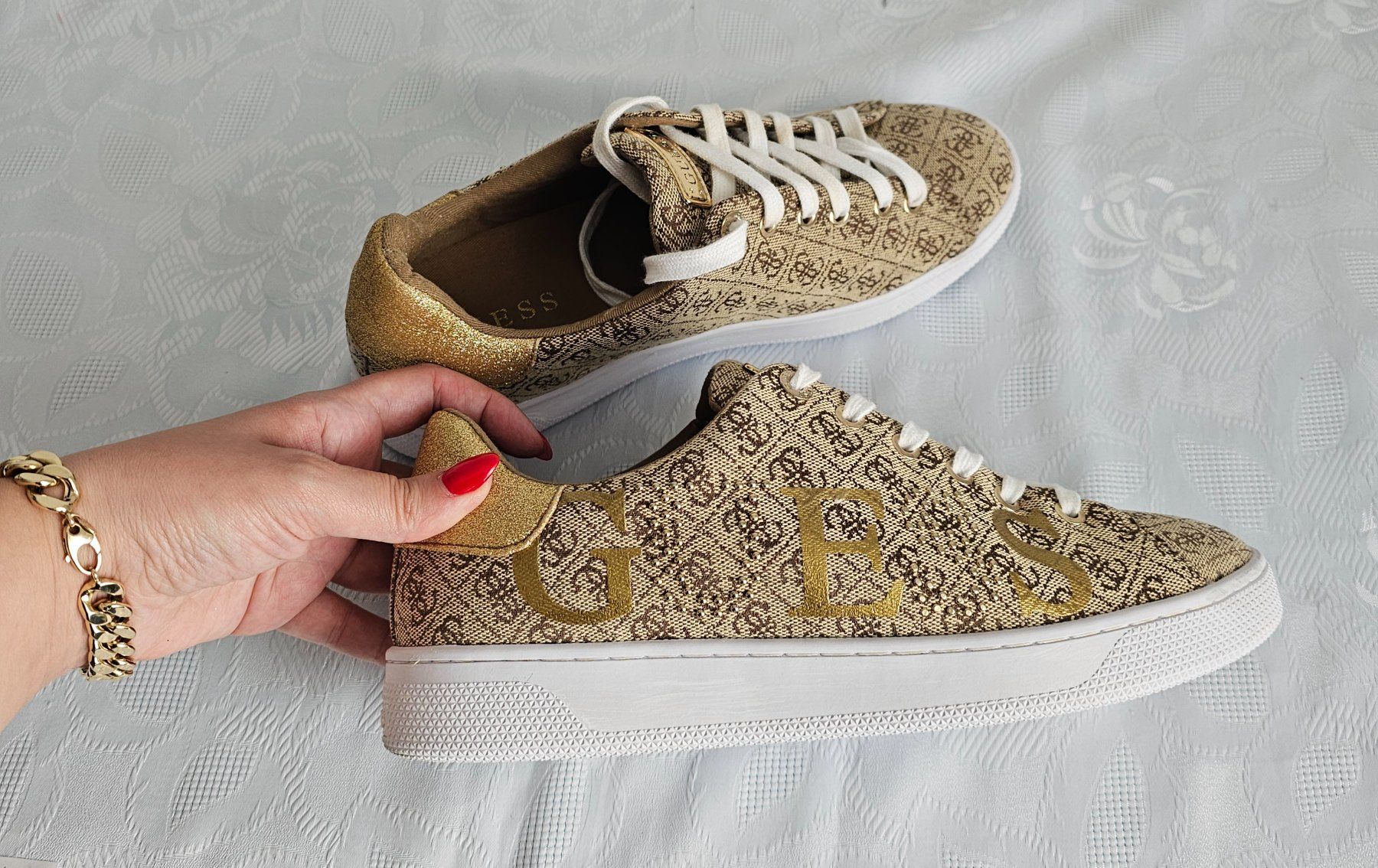 Guess Damenschuhe: *GUESS *Damen Sneaker Gr. 41 – Gebraucht aus Bronschhofen von Xena37 1