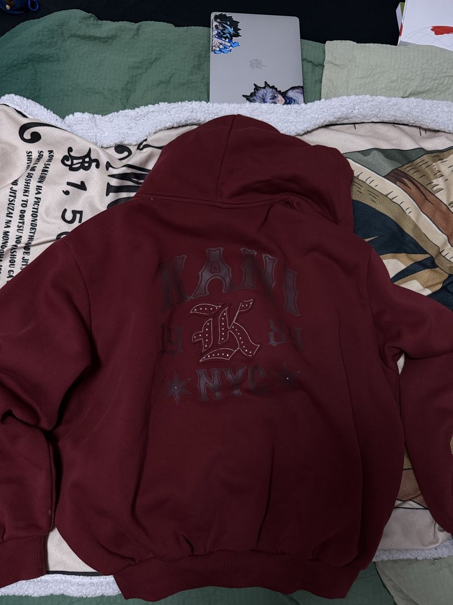 Giacche: Kani Zip Hoodie maroon Size M good condition – Nuovo (secondo la descrizione) da Siggenthal Station venduto da tha_2yxs