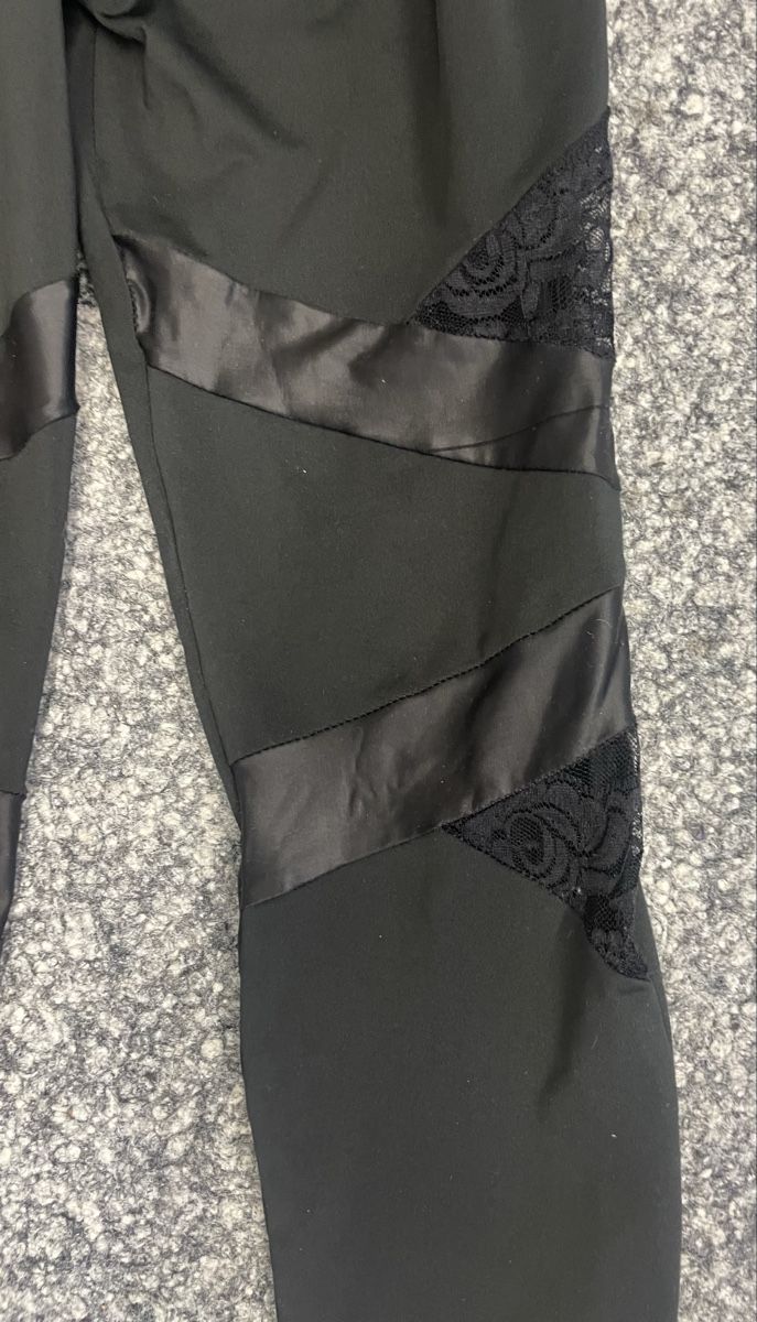 Leggings: Leggind Schwarz Spitze Grösse M Neu – Nuovo (secondo la descrizione) da Au ZH venduto da Jaggy4 2