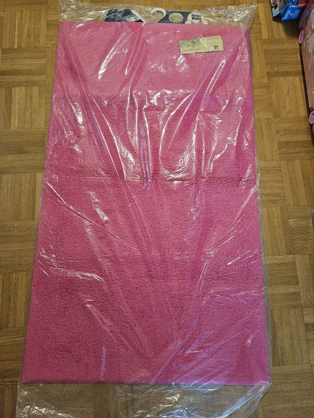 Tapis: Neu badteppich rosa  – Neuf avec emballage d'origine à Basel par fragolina08