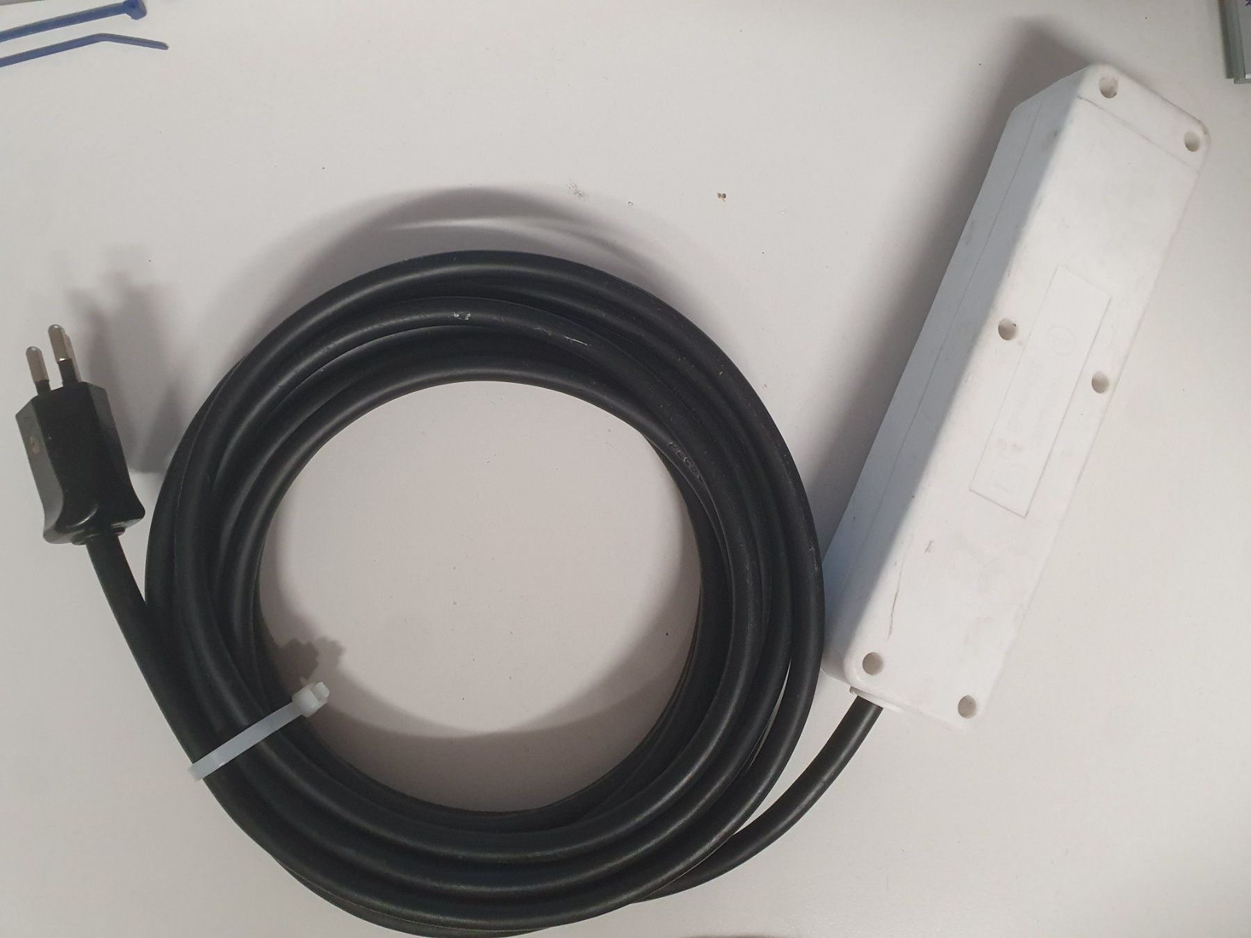 Spine: 5xT13 Typ12 5m Steckdosenleiste mit Schalter – Usato da Zürich venduto da Alibaba1234 1