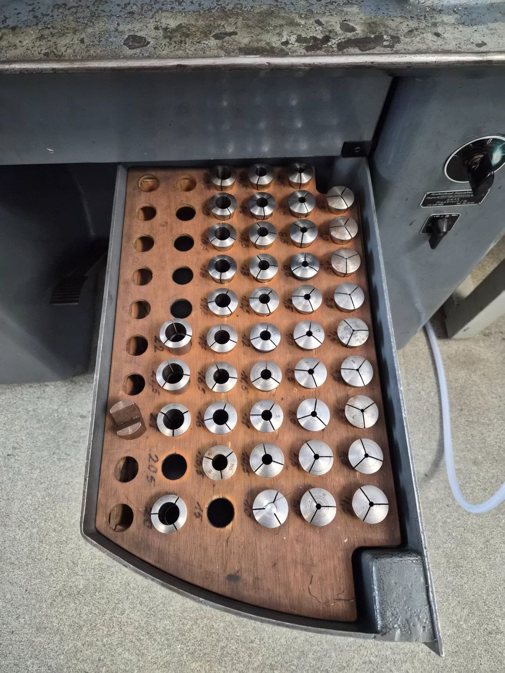 Schaublin Tutte le macchine: Tour SCHAUBLIN 102 W25 – Usato da La Chaux-de-Fonds venduto da Bretelle 6