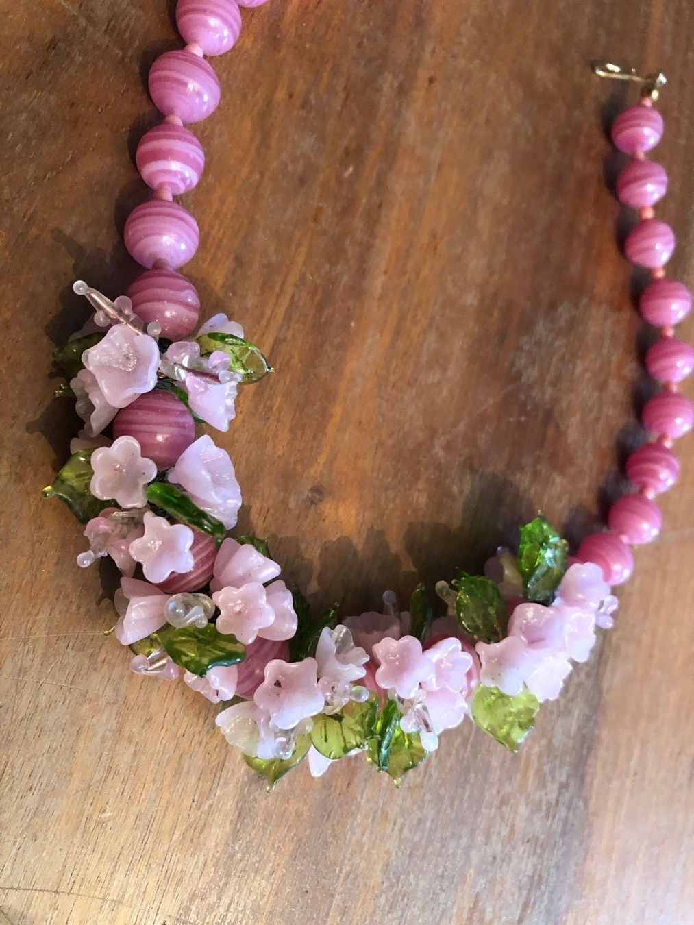Catenine: GABLONZER GLASBLÜTEN Collier.Rosa farben – Nuovo (secondo la descrizione) da Wald ZH venduto da mlnt