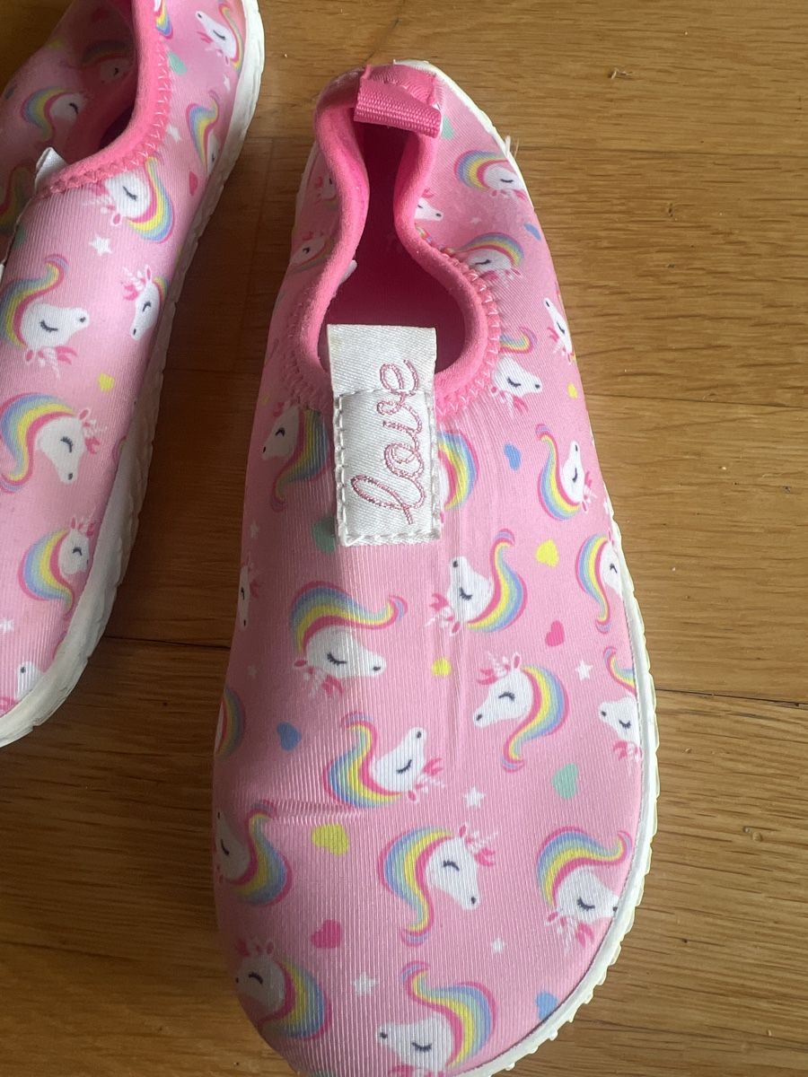 Scarpe per ragazze: Badeschuhe Mädchen Einhorn Gr. 33 – Usato da Zürich venduto da Salsera79 1