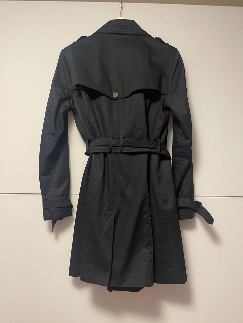 Esprit Cappotti: Hochwertiger Trenchcoat Esprit schwarz – Usato da Winterthur venduto da Milan340 4