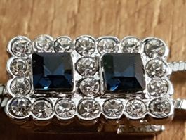 Kette mit höhenversetzbarem Anhänger, 2 Steine + Strass