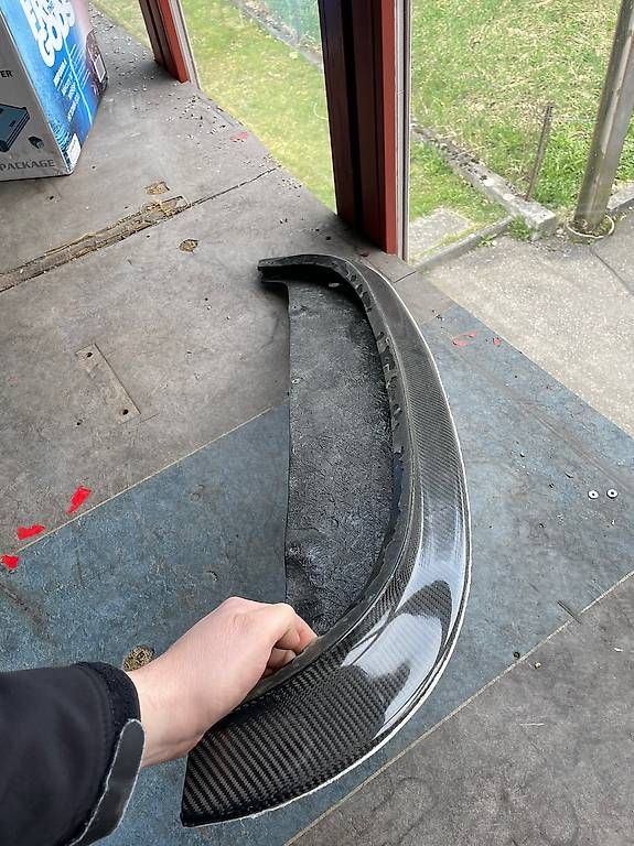 Tutti pezzi di ricambio auto: BMW 3er Carbon Spoiler  – Usato da Uttigen venduto da power87 3