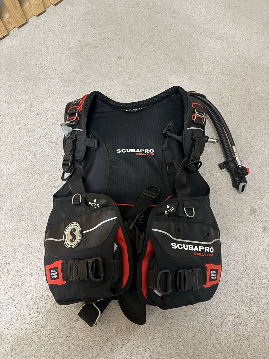 Schwimmwesten: Scubapro Equator BCD Grösse M – Gebraucht aus Schmerikon von Scuba95