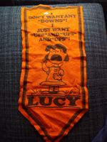 Fanion vintage Peanuts Lucy Schulz Snoopy orange