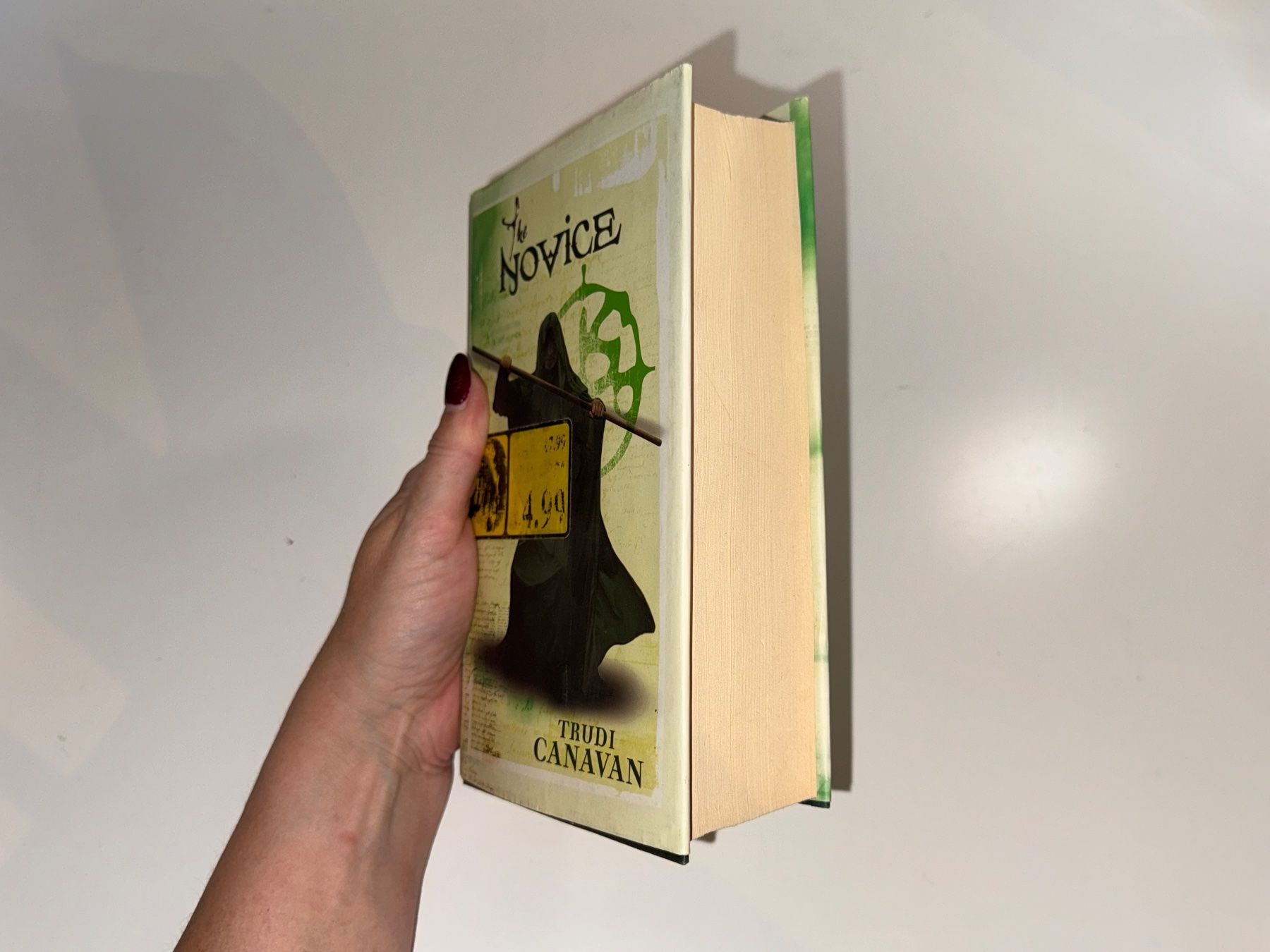 Libri: NOVEL: Trudi Canavan, The novice – Usato da Grosswangen venduto da English_books 1