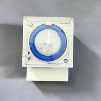 NOVITAS Zeitschaltuhr 230V-50 60Hz 