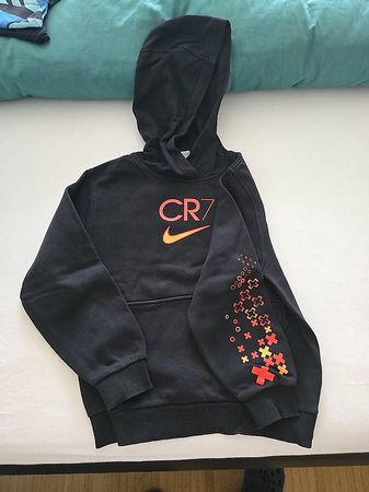 CR 7 Nike Huddie