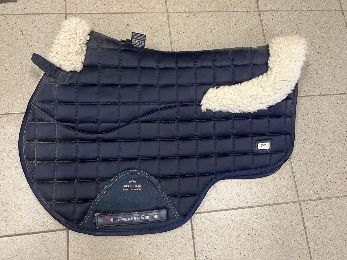 Coperte: Premier Equine Schabracke – Usato da Aesch BL venduto da strawberry.