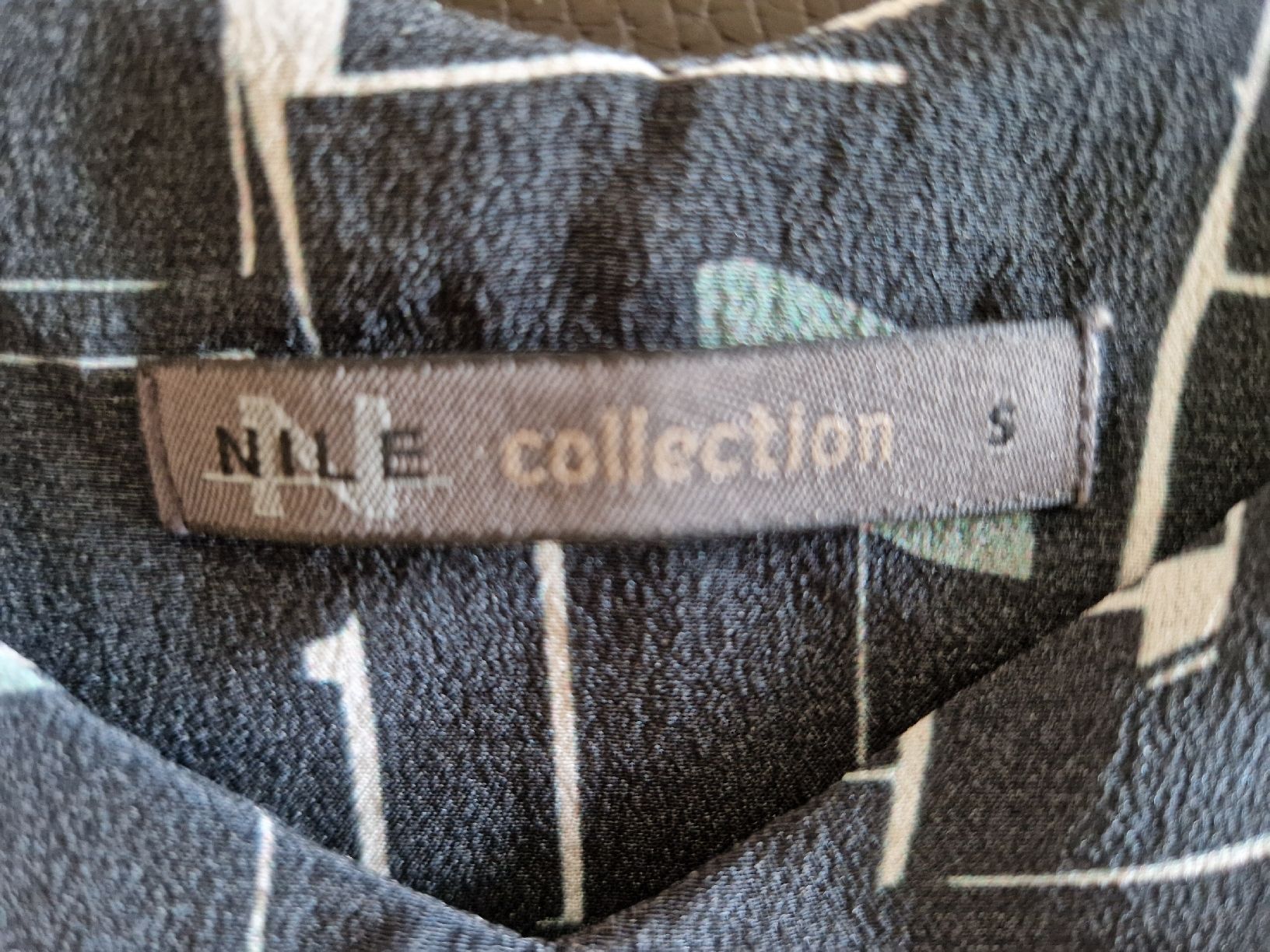 Nile Top: Luftiges Nile-Seidentop mit volant – Nuovo (secondo la descrizione) da Kloten venduto da somsing 3