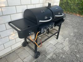 Schöner Kombi Grill ab 1.- (Smoker, Grill, Gasherd in einem)