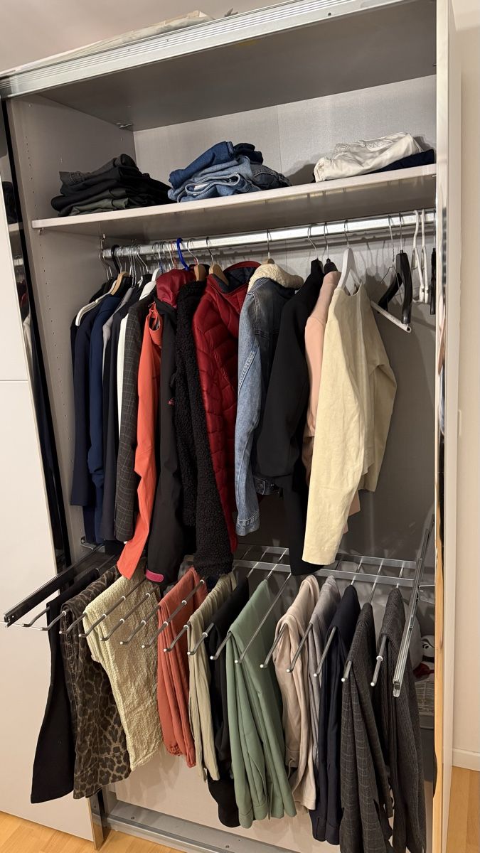 Armadi: Grosser Schrank mit Spiegel, 215x250cm – Usato da St. Gallen venduto da sig_gwq5 3