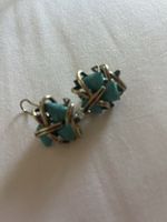 Türkisfarbene Ohrstecker