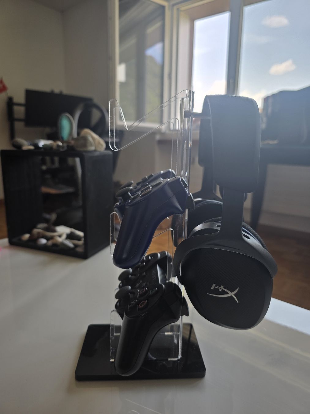 Manettes: Joystick and Headset Holder – Neuf (Voir description) à Montreux par r_carli 1