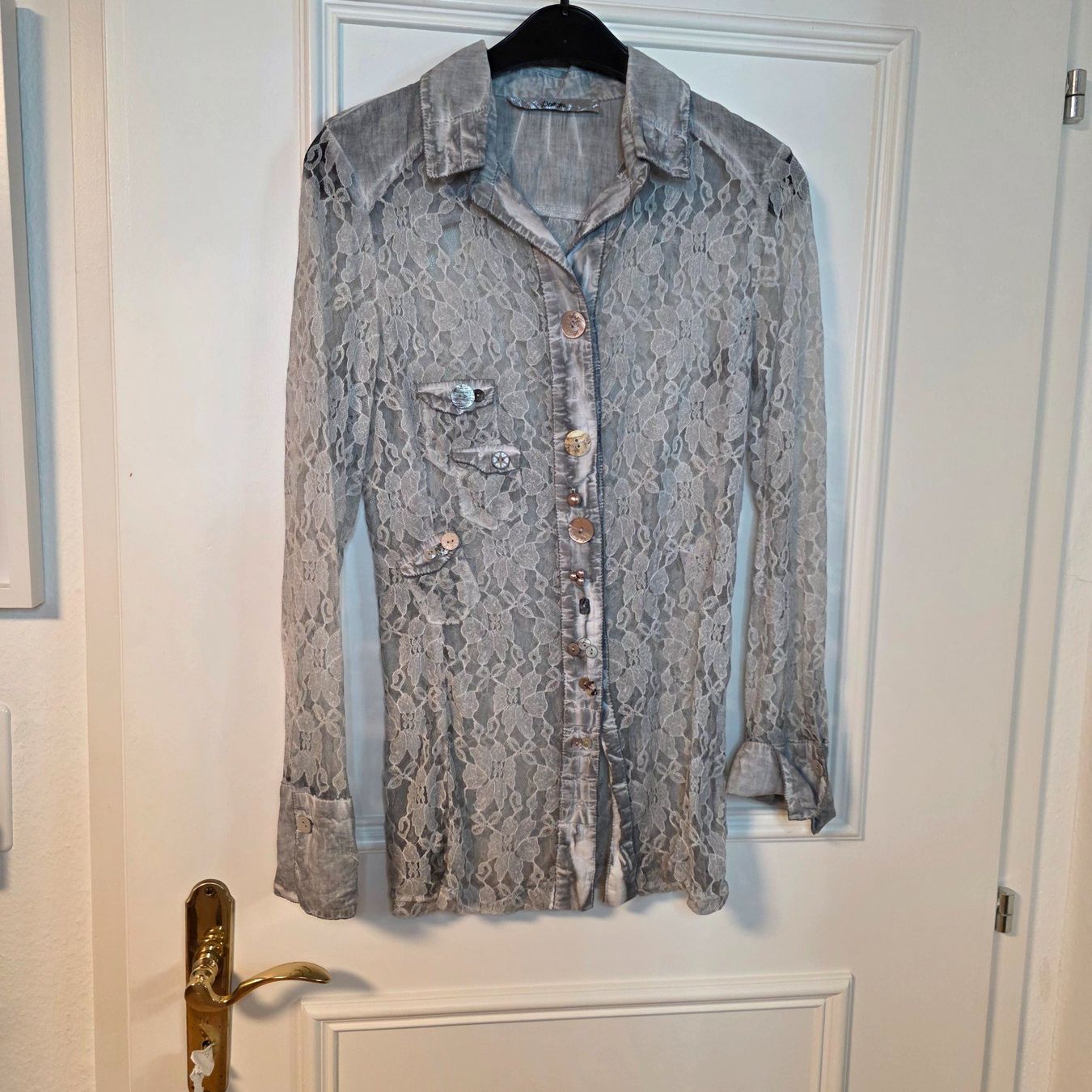Blusen: Graue Spitzenbluse Bottega M – elegant – Gebraucht aus Wald ZH von CapLux 8