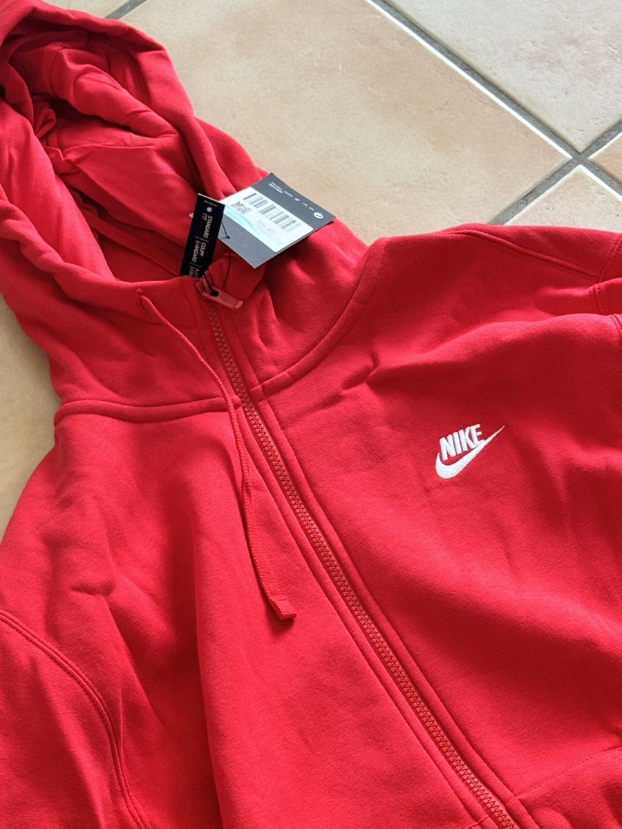 Nike Gilet & Giacche: Jaquette Nike rouge – Nuovo e nell'imballaggio originale da Lonay venduto da nei_79jc 1