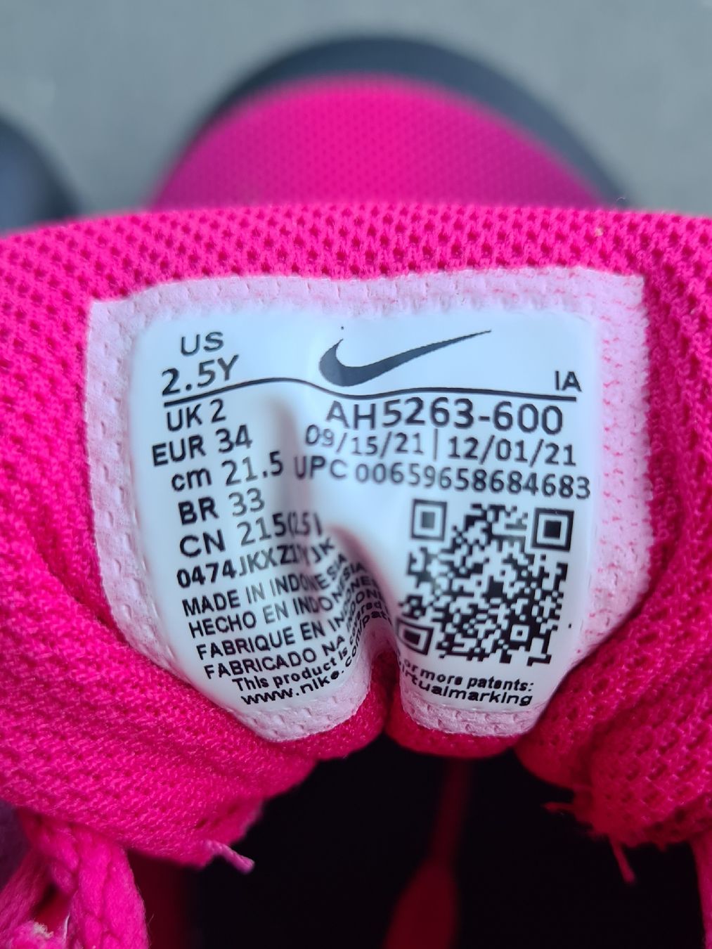 Nike Chaussures filles: Nike air gr.34, neuve – Neuf avec emballage d'origine à Peseux par Chrisha22 4
