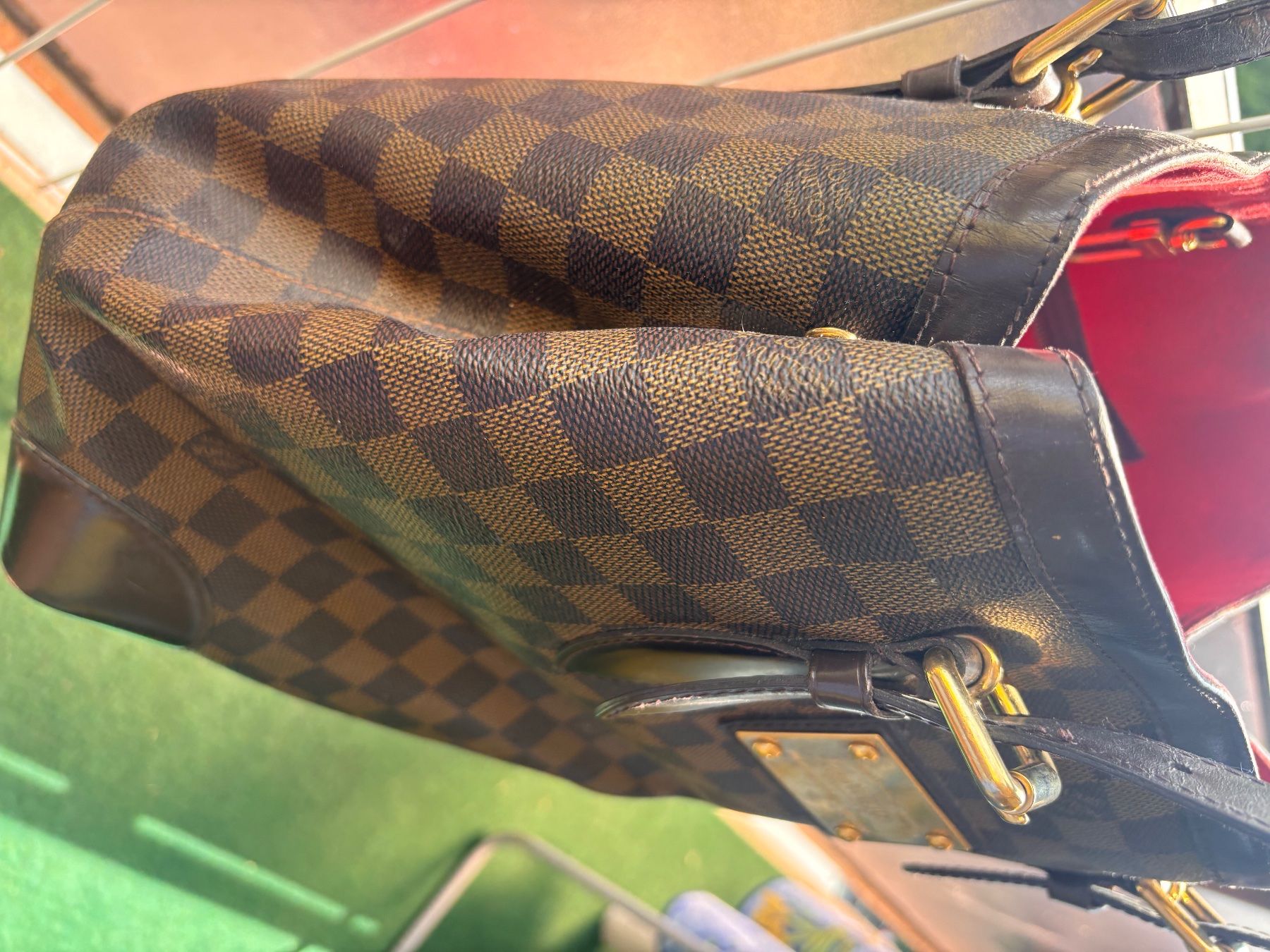 Louis Vuitton Sacs femmes: Sac Vuitton damier – D'occasion à Lausanne par LULU21 2