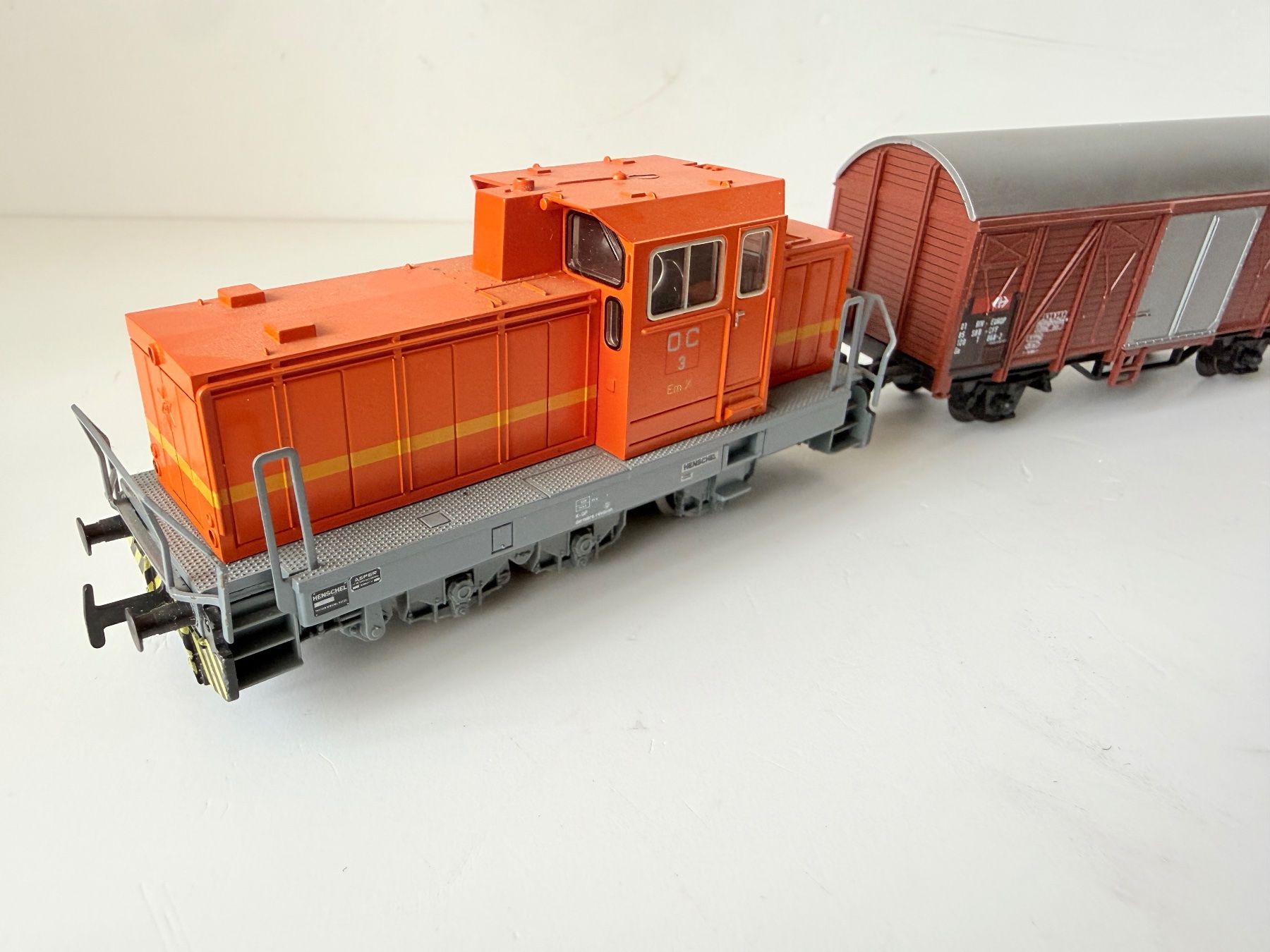 Modellini di ferrovie: Märklin HO Schweizer Nebenbahn-Güterzug – Usato da Zwingen venduto da moje1 2