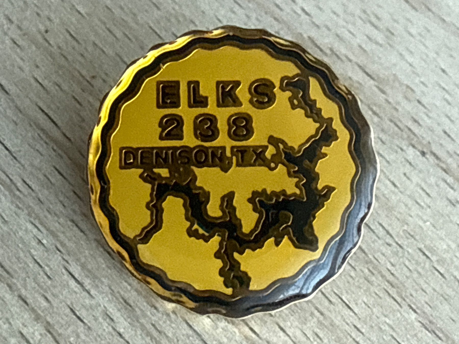 Placchette & Badge: Pin ELKS 238 Denison TX – Usato da Glattbrugg venduto da Schweigmatt